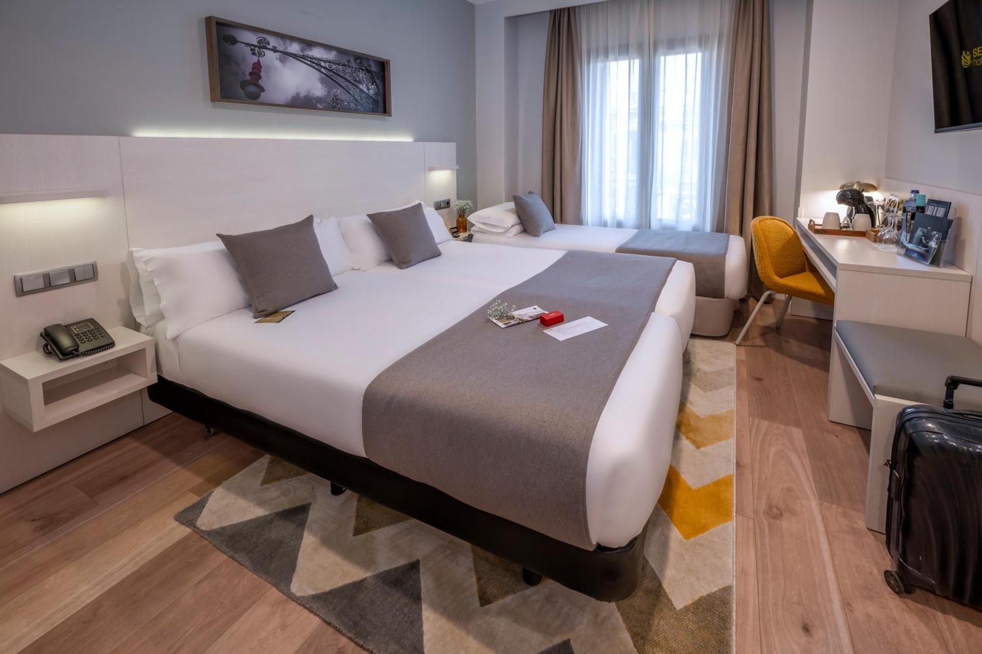 Hotel Serhs Carlit Barcelona Exterior foto